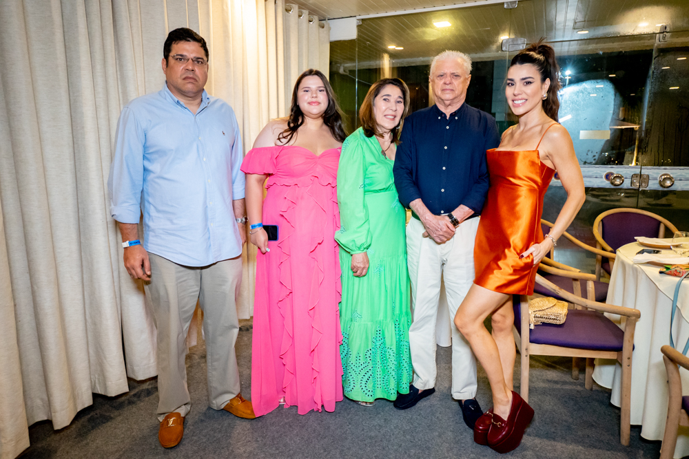 Cristino Cordeiro celebra chegada da nova idade no Iate Clube de Fortaleza