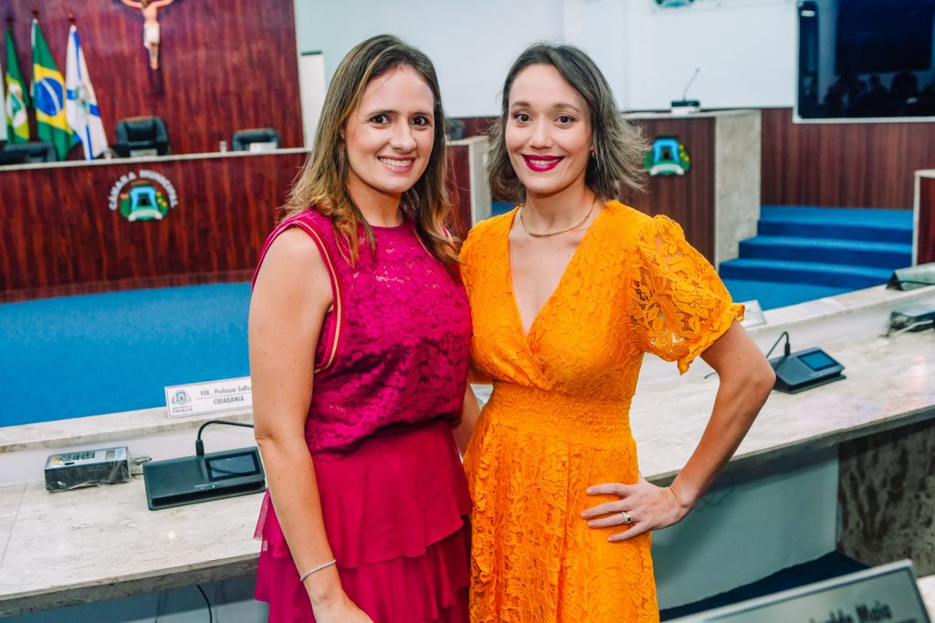 Suelen Guimaraes E Isabelle Thomaz