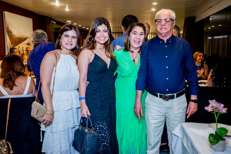 Sessão Parabéns - Cristino Cordeiro celebra chegada da nova idade no Iate Clube de Fortaleza