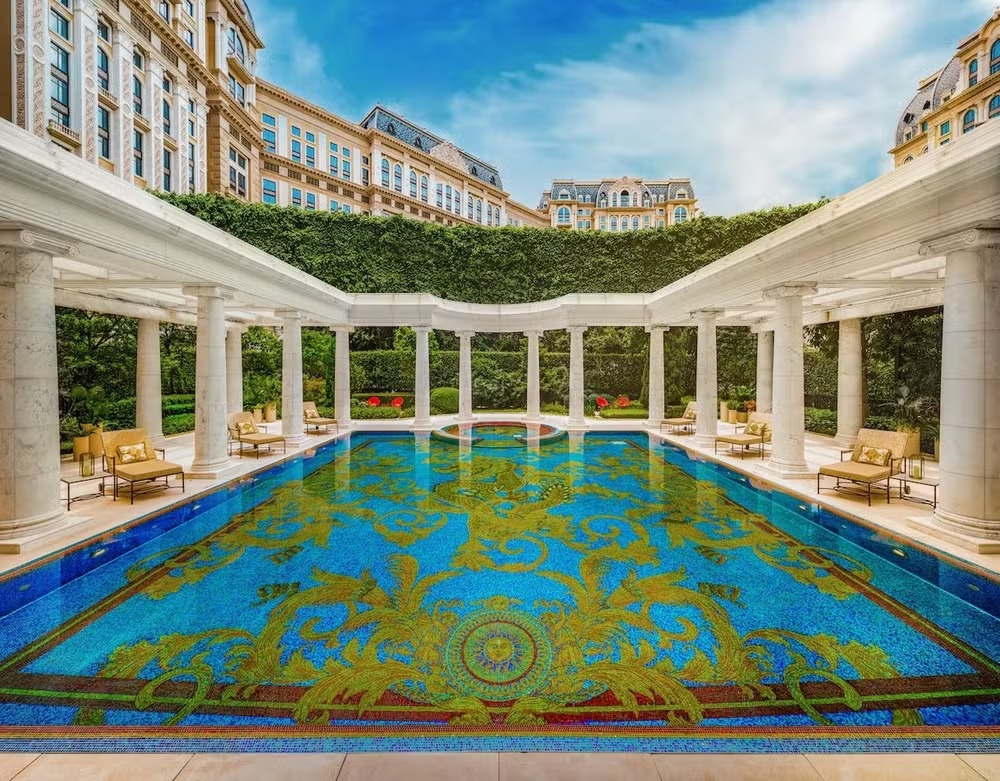 Versace abre hotel de luxo em Macau, primeiro da marca na Ásia