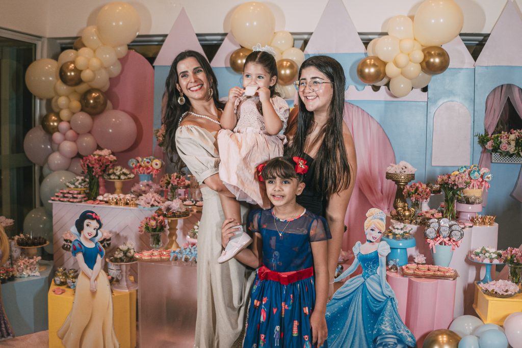 Vivian Barbosa, Alice Simoes, Bianca Barbosa E Katherine Simoes