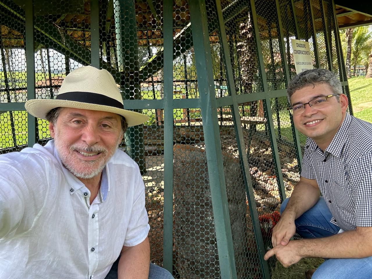 Empresário Felipe Ribeiro visita Eunicio Oliveira, e sua esposa Mônica, na Fazenda Santa Mônica