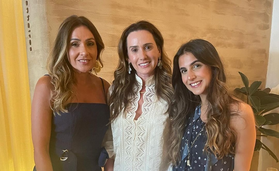 Roberta Nogueira ganha aniversário surpresa no Misaki