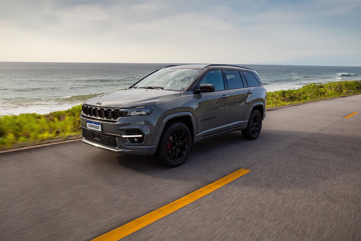 Jeep Commander ultrapassa 50 mil unidades vendidas e lidera entre SUVs de sete lugares Jeep Commander ultrapassa 50 mil unidades vendidas e lidera entre SUVs de sete lugares
