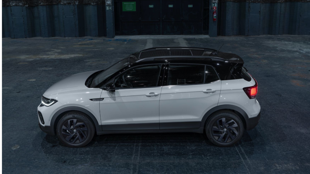 828ef4ff 5158 439e B1bf Ea27c43c8698 Low