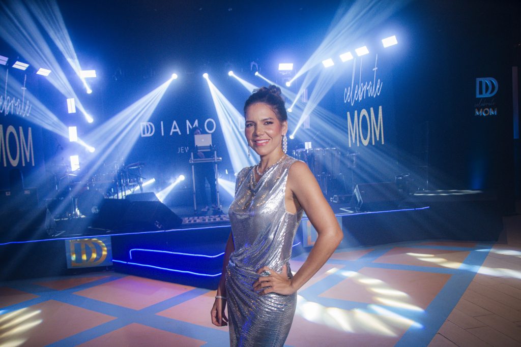 Ana Carolina Fontenele, head da Diamond Design, celebra o ser mãe com uma noite de festa e alegria