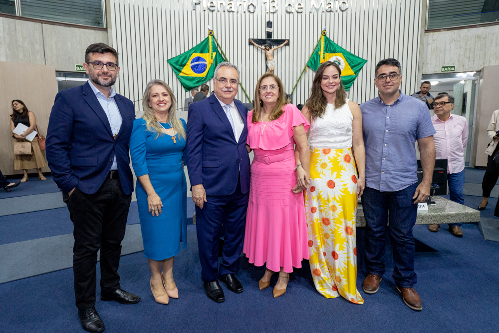 Assembleia Legislativa do Ceará celebra 50 anos das Óticas Visão