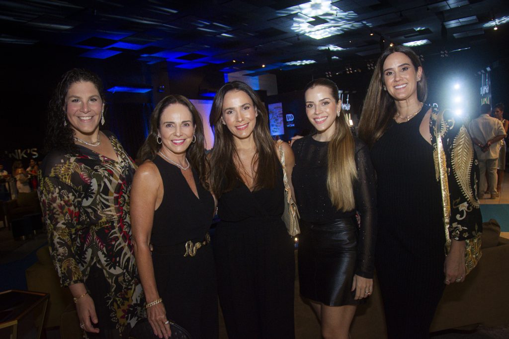 Carolina Ary, Beatrice Ary, Ticiana Machado, Izabel Brasil E Marina Ary
