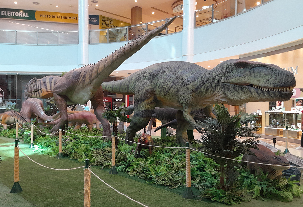 A maior exposição de dinossauros em tamanho real no Riomar
