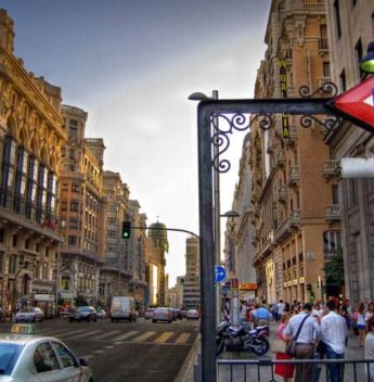 Capital da Espanha oferece mix de história, arquitetura e cultura vibrante