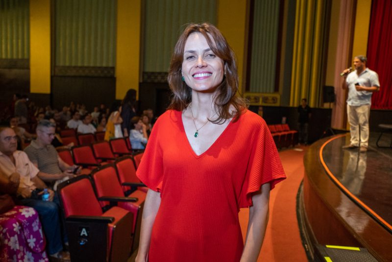 CELEBRAÇÃO DA ARTE - “Vermelho Monet” surpreende o público em pré-estreia no Cineteatro São Luiz