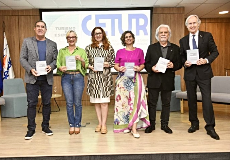 Luiz Gastão participa de lançamento de livro sobre inovação no setor turístico
