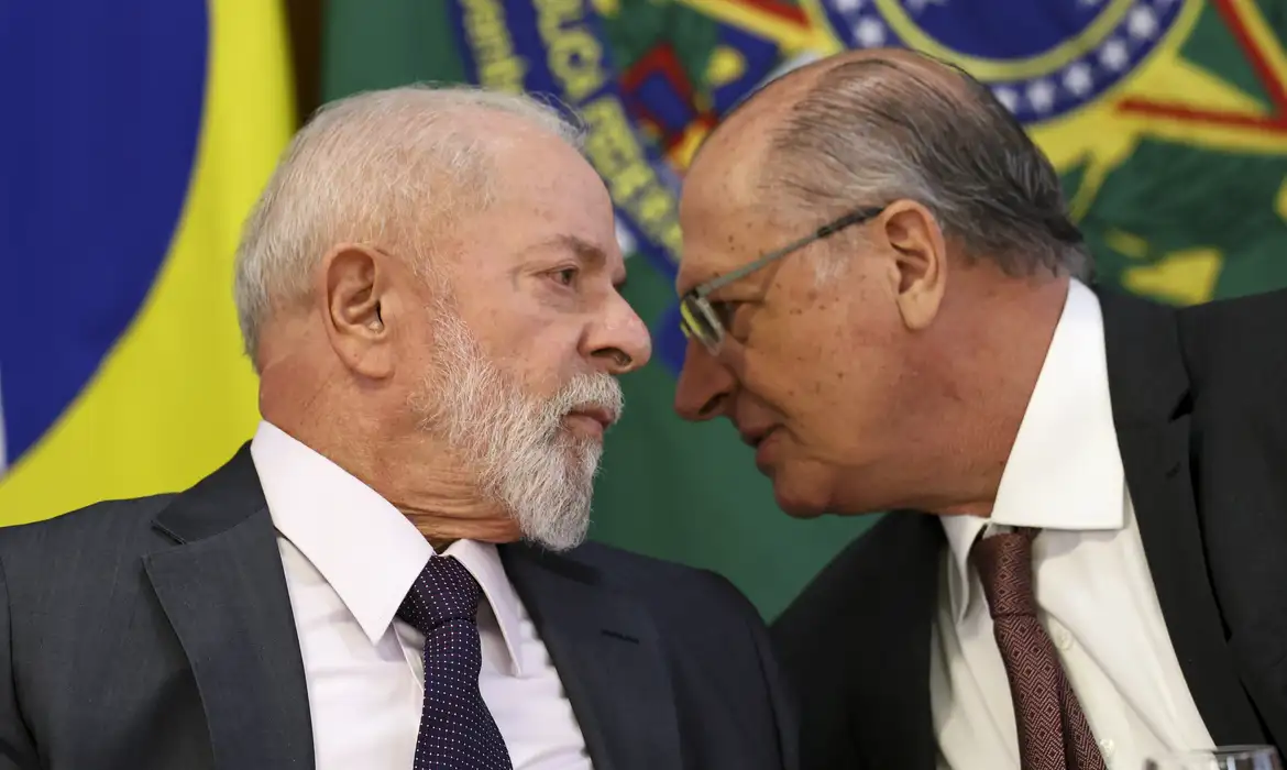 Governo anuncia R$ 15 bilhões para empresas do Rio Grande do Sul Governo anuncia R$ 15 bilhões para empresas do Rio Grande do Sul