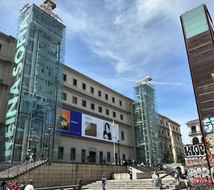 Museu Reina Sofia Em Madri