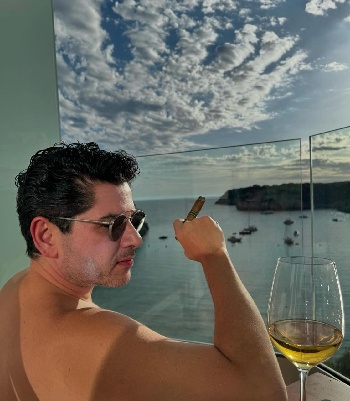 Pompeu Vasconcelos E Mariana Da Fonte Desfrutam De Férias Paradisíacas Em Menorca (9)