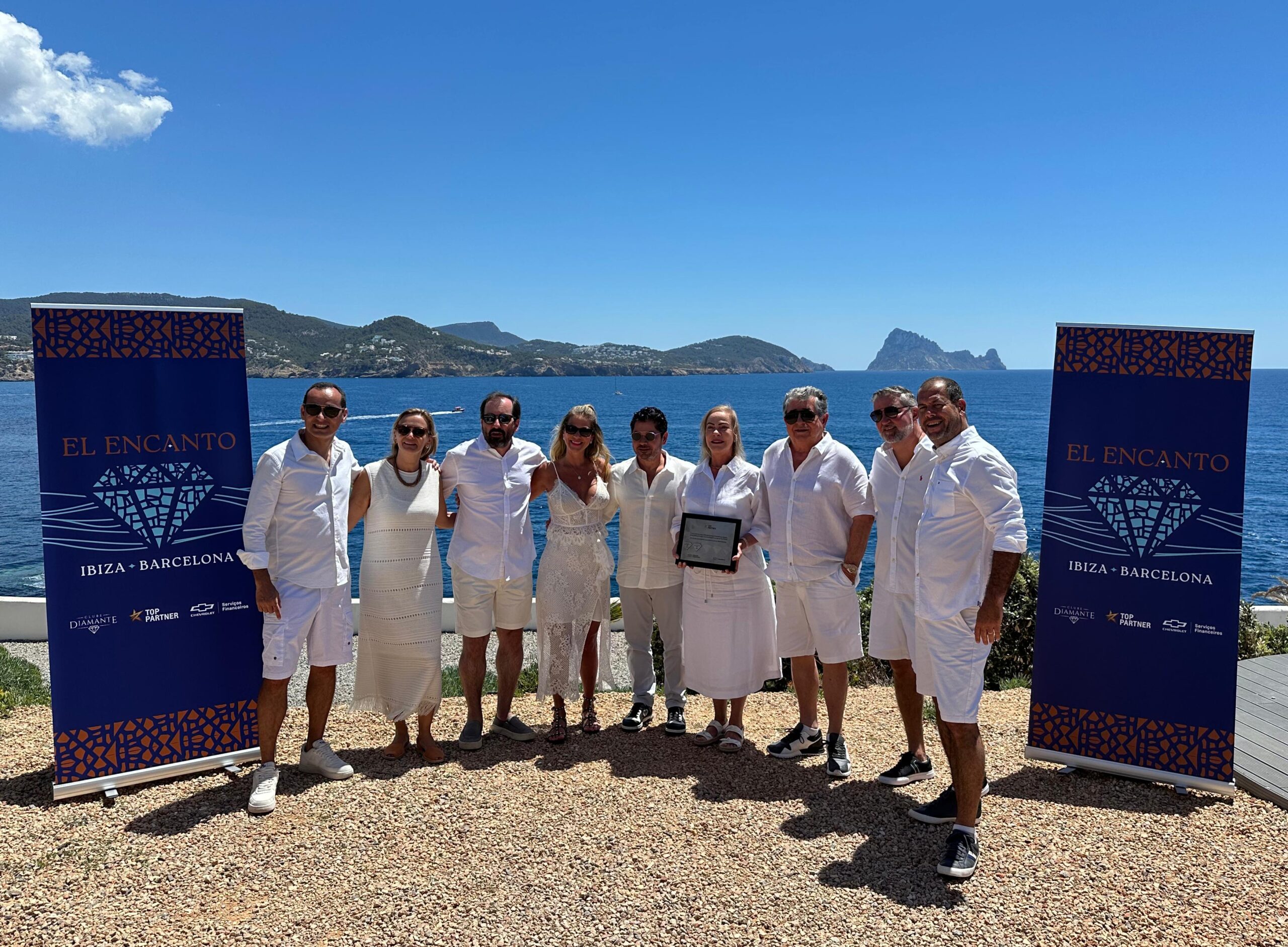 Representando A Concessionária Na Cerimônia, Estavam Mariana Da Fonte E Pompeu Vasconcelos, Juntamente Com Cristiane Da Fonte E Marcelo Luz.