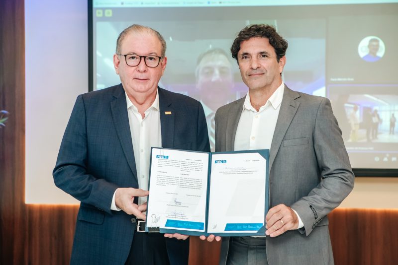 Ricardo Cavalcante, presidente da FIEC, assina parceria estratégica com a Fortescue para fortalecer cadeia do H²V