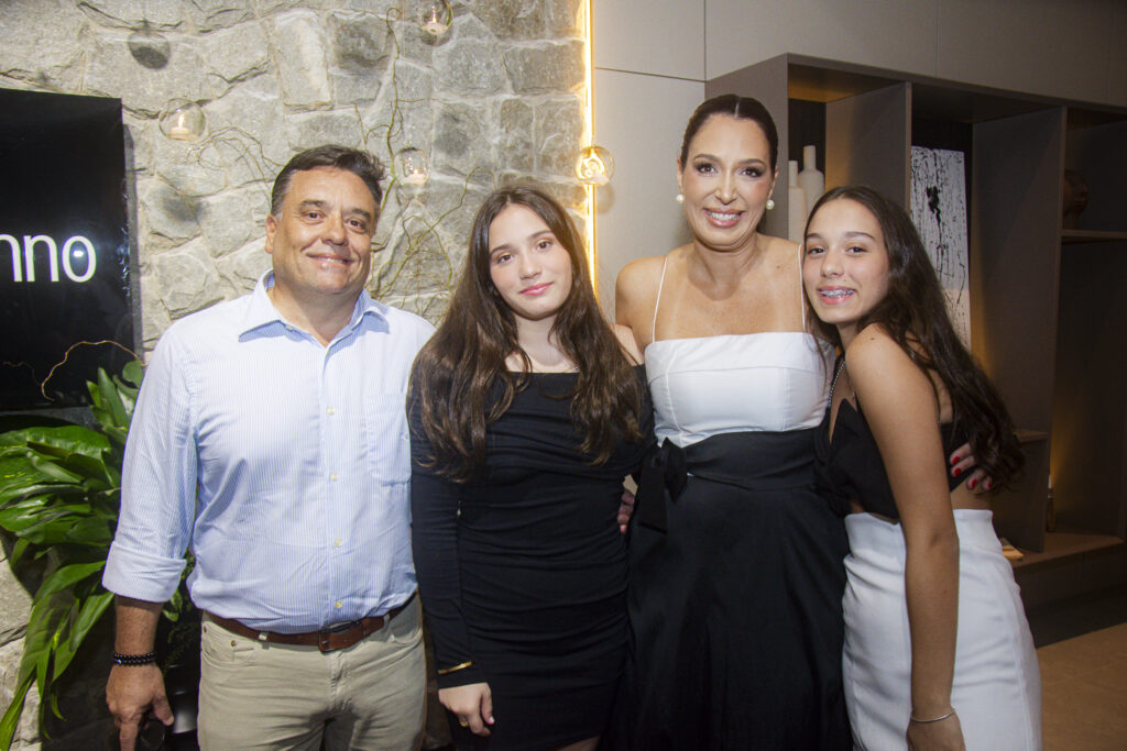 Rodrigo Donelli, Ana Luisa, Fernanda Nabuco E Maria Eduarda