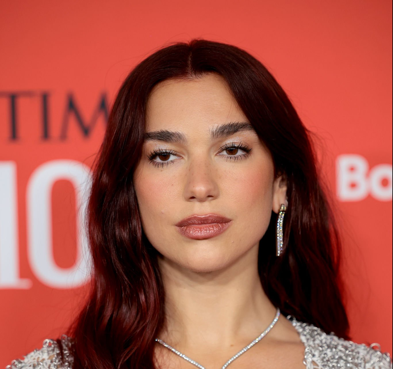 Dua Lipa usa Tiffany & Co. para o TIME100 GALA