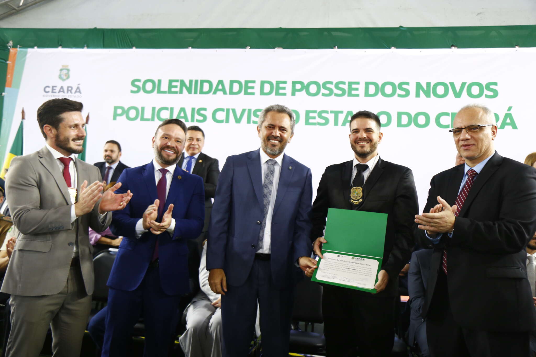 Reforço na Segurança Pública: Elmano de Freitas empossa 428 policiais civis no Ceará