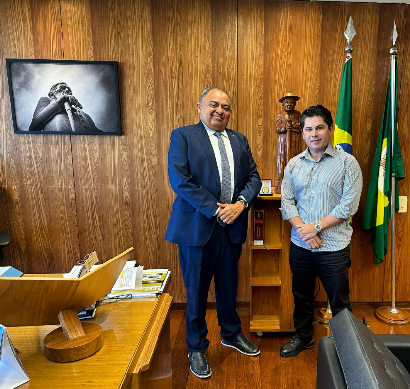Pompeu Vasconcelos, CEO do Grupo IN de Comunicação, é recebido pelo ministro do STJ, Teodoro Silva Santos Pompeu Vasconcelos, CEO do Grupo IN de Comunicação, é recebido pelo ministro do STJ, Teodoro Silva Santos