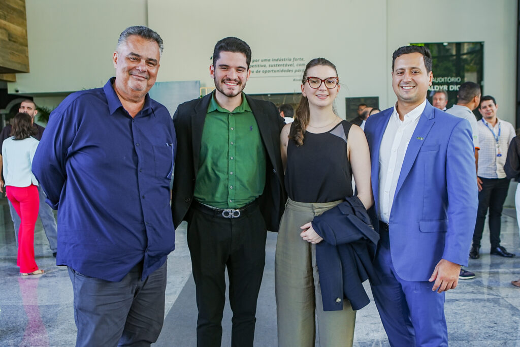 Cesar Barros, Lucas Braga, Thais Cattani E Lucas Melo