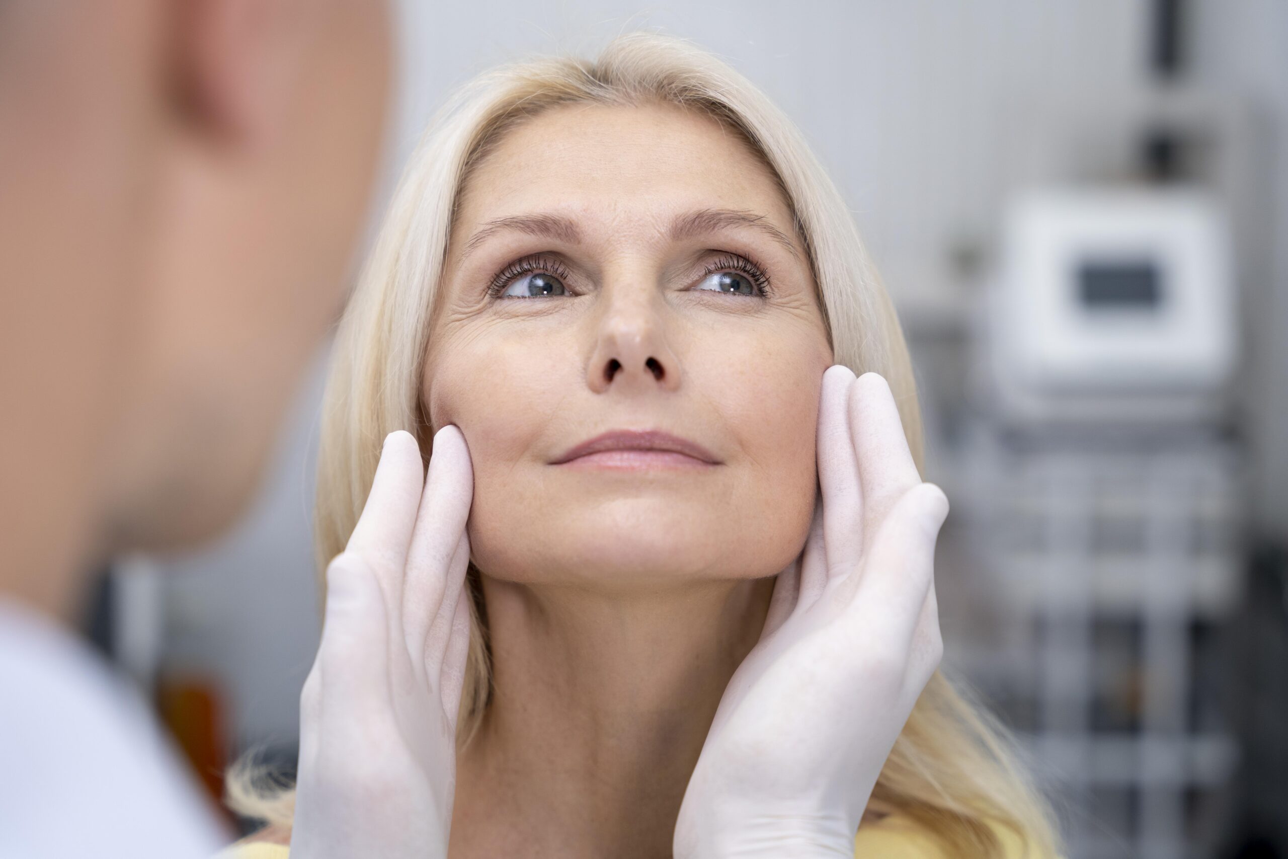 Preenchimento facial é uma opção para realçar a beleza sem perder a naturalidade