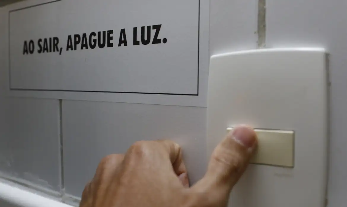 Tarifa de energia deverá ter redução média de 1,8% com securitização de recebíveis da Eletrobras Tarifa de energia deverá ter redução média de 1,8% com securitização de recebíveis da Eletrobras