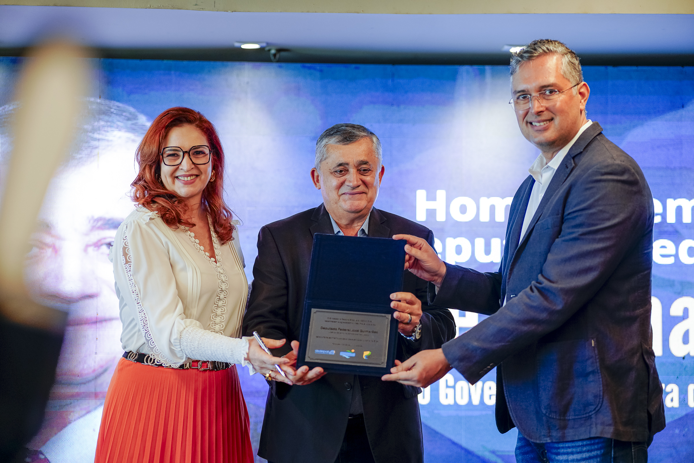 Deputado José Guimarães é homenageado pelo setor de eventos e turismo do Ceará