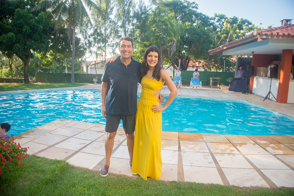 Vitória Arruda comemora aniversário em clima de total descontração