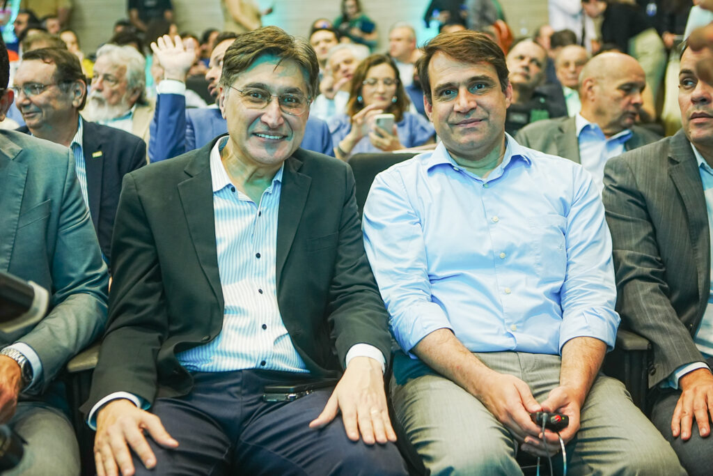 Helio Perdigao E Salmito Filho