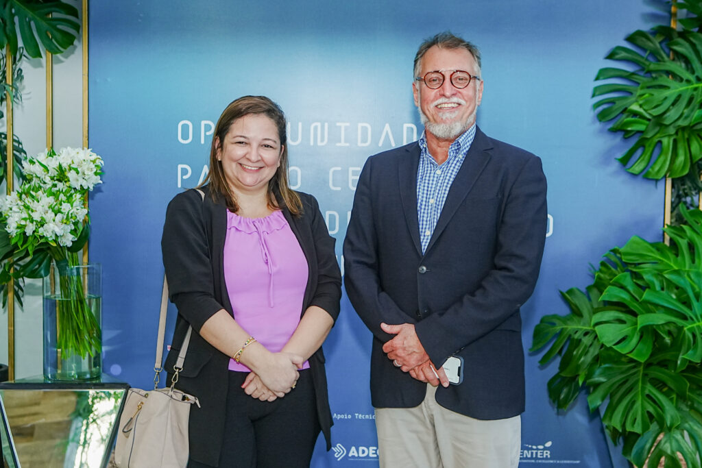 Kharine Oliveira E Carlos Logolo