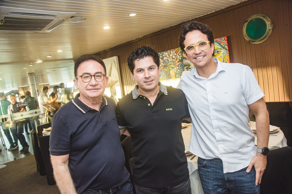 
				Manoel Linhares, Pompeu Vasconcelos E Panta Neto
				