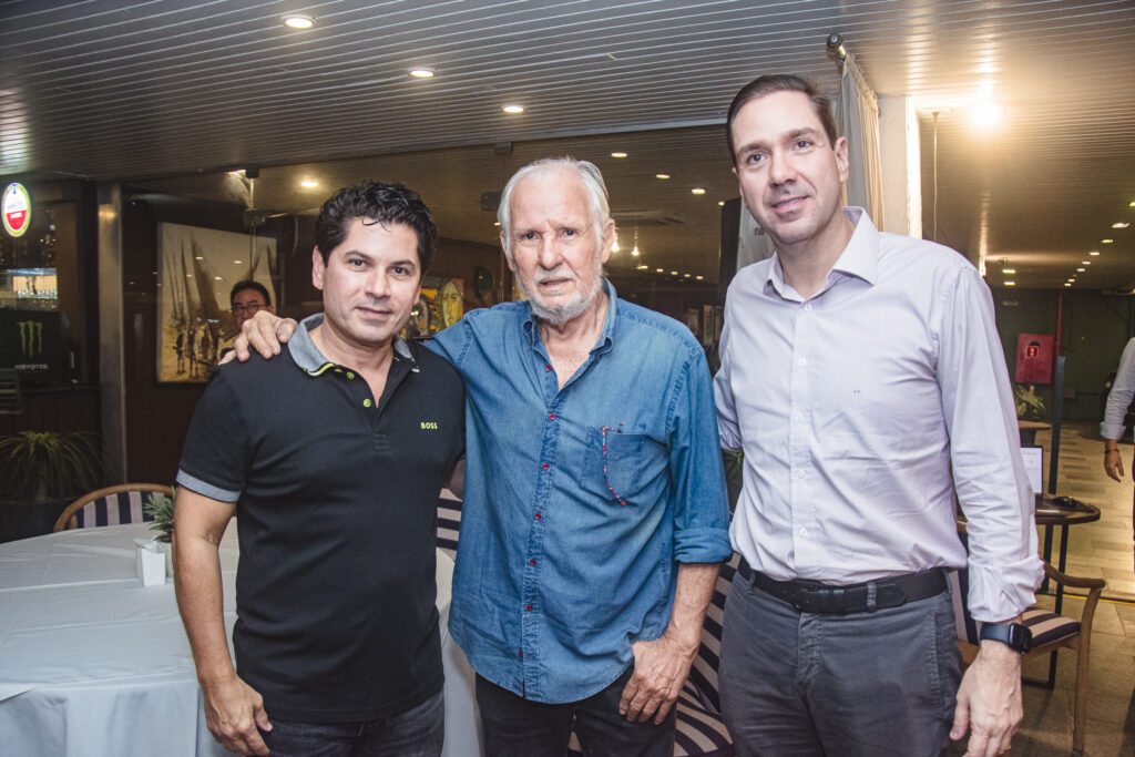 
				Pompeu Vasconcelos, Samuel Alves E Eduardo Bismarck
				