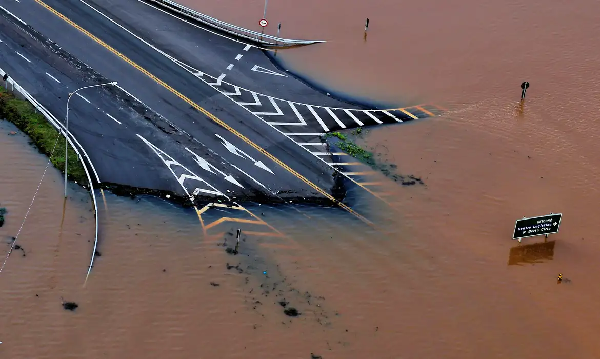 RS: reconstruir e adequar rodovias a mudanças do clima custará R$10 bi RS: reconstruir e adequar rodovias a mudanças do clima custará R$10 bi