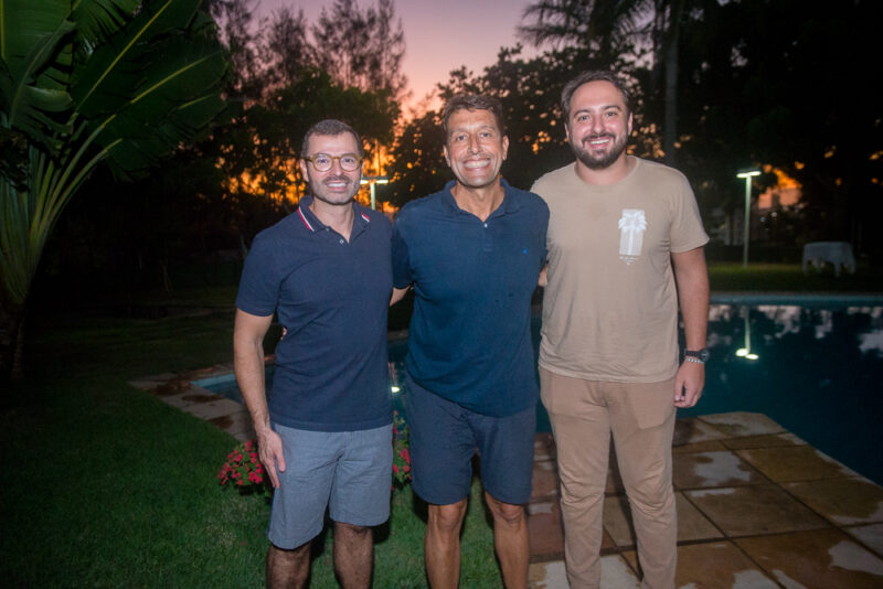 SESSÃO PARABÉNS - Vitória Arruda comemora aniversário em clima de total descontração