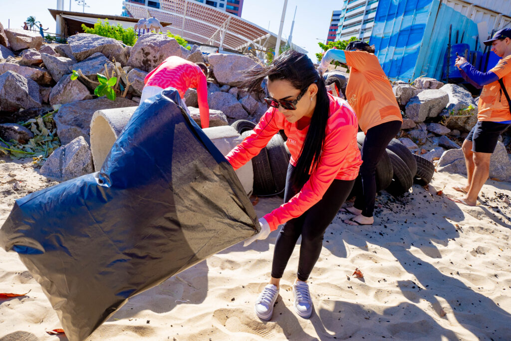 Ação De Limpeza De Praia (55)