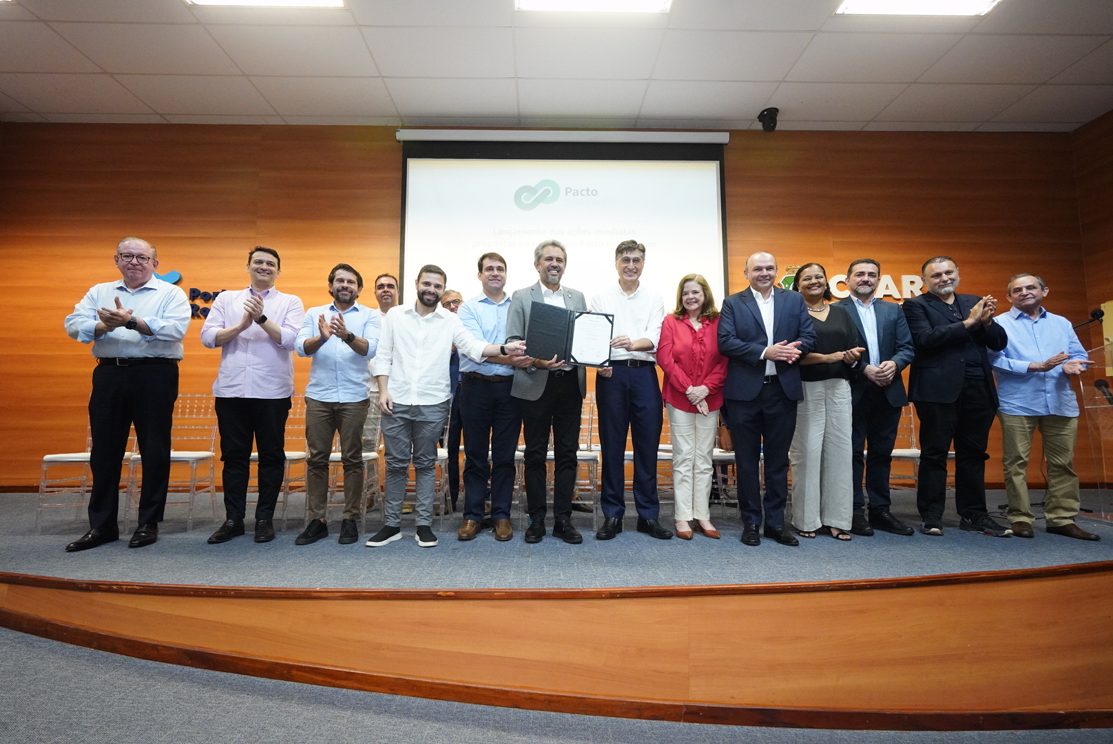 Elmano de Freitas anuncia melhorias estruturais no Complexo Industrial e Portuário do Pecém
