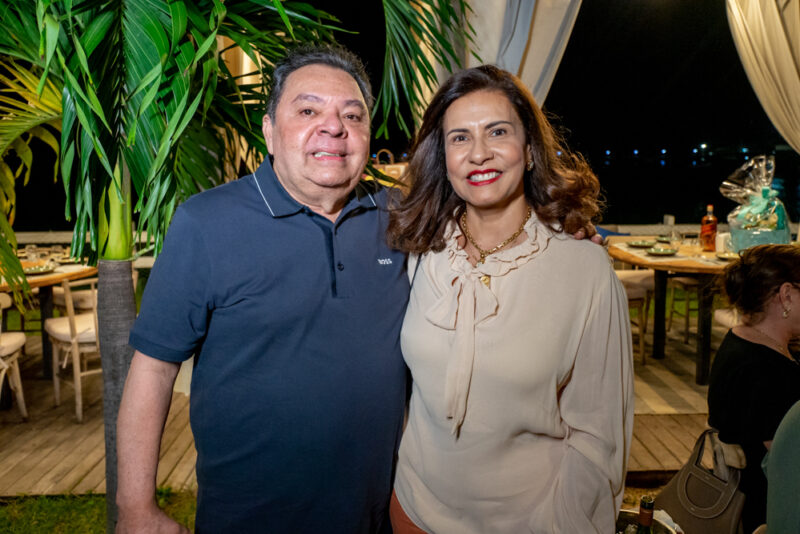 B-DAY - Totonho e Elusa Laprovitera comemoram a nova idade dele no Iate Clube
