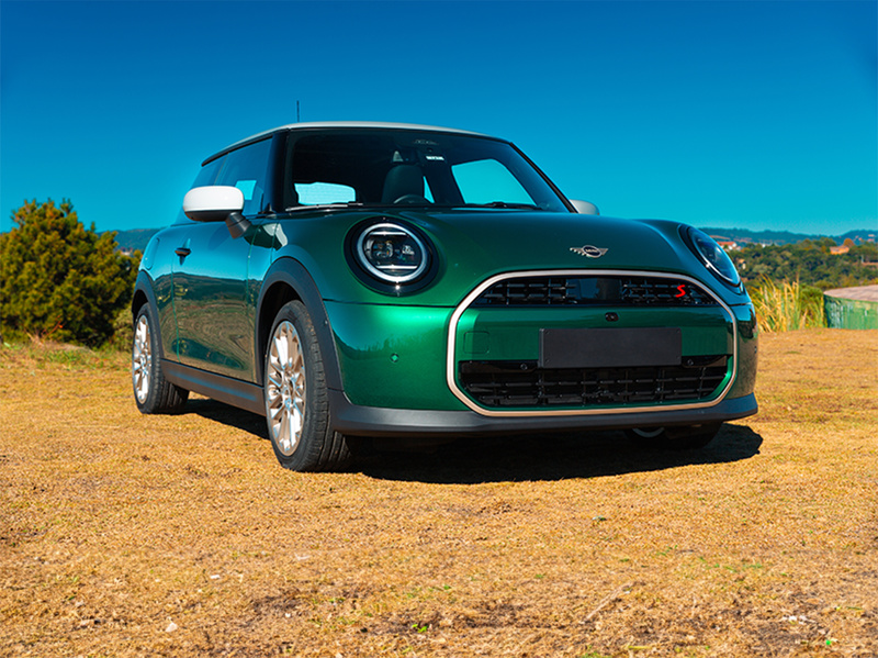 Novo MINI Cooper S chega ao Brasil com novidades tecnológicas, nova suspensão e motor mais potente
