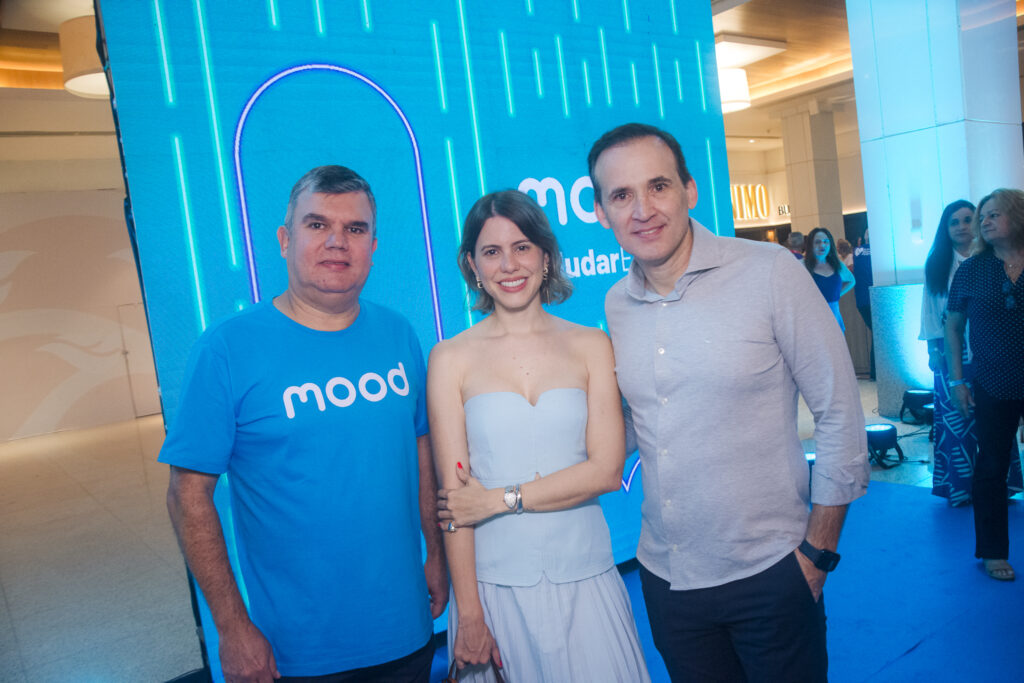 Marcelo Prado, gerente comercial da Moura Dubeix, ao lado de Eduardo Dubeux e Fernando Amorim./ Foto: Paula Amaral