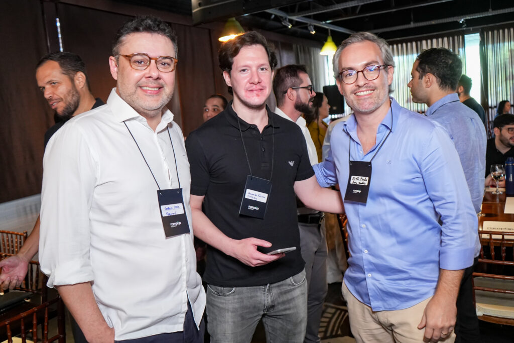 
				Gustavo Cruz, Johnny Fujita E Paulo Feitosa
				