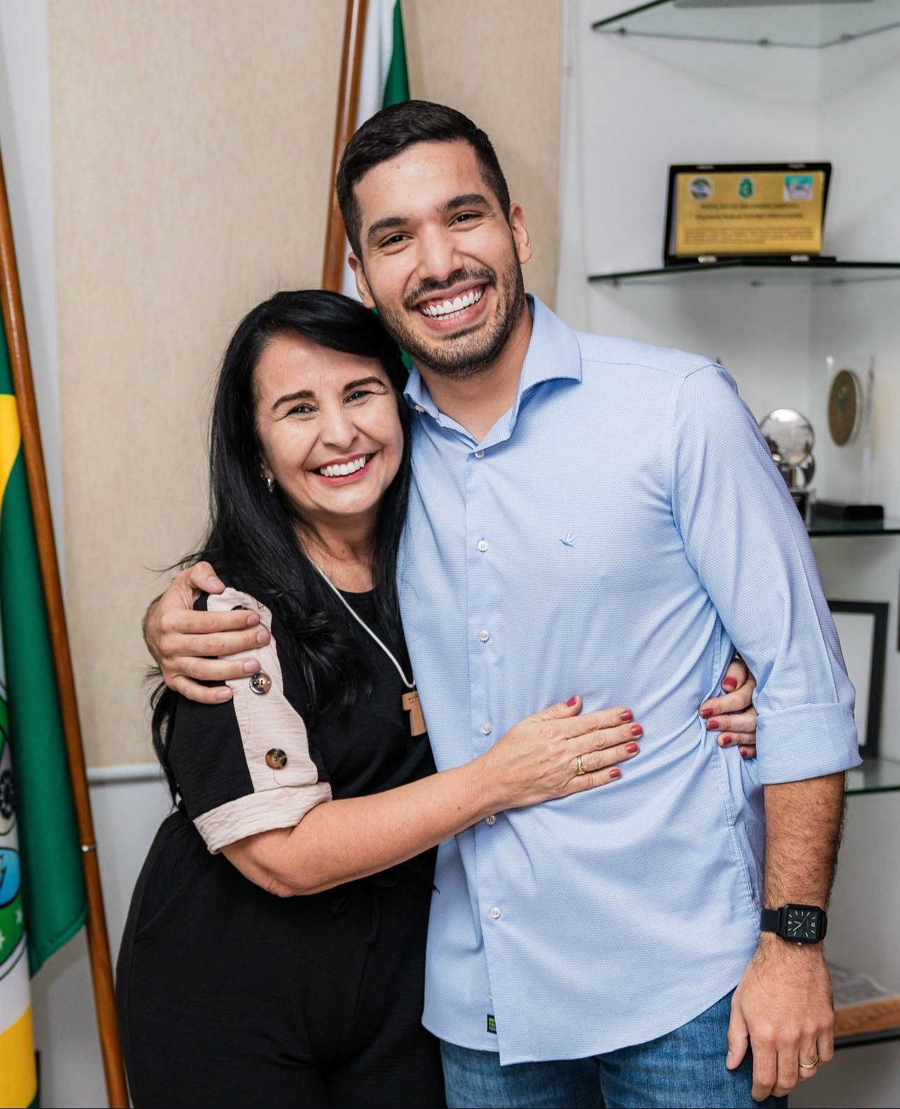 Justiça Eleitoral multa André Fernandes e Alcyvania Pinheiro por irregularidades na campanha em Fortaleza