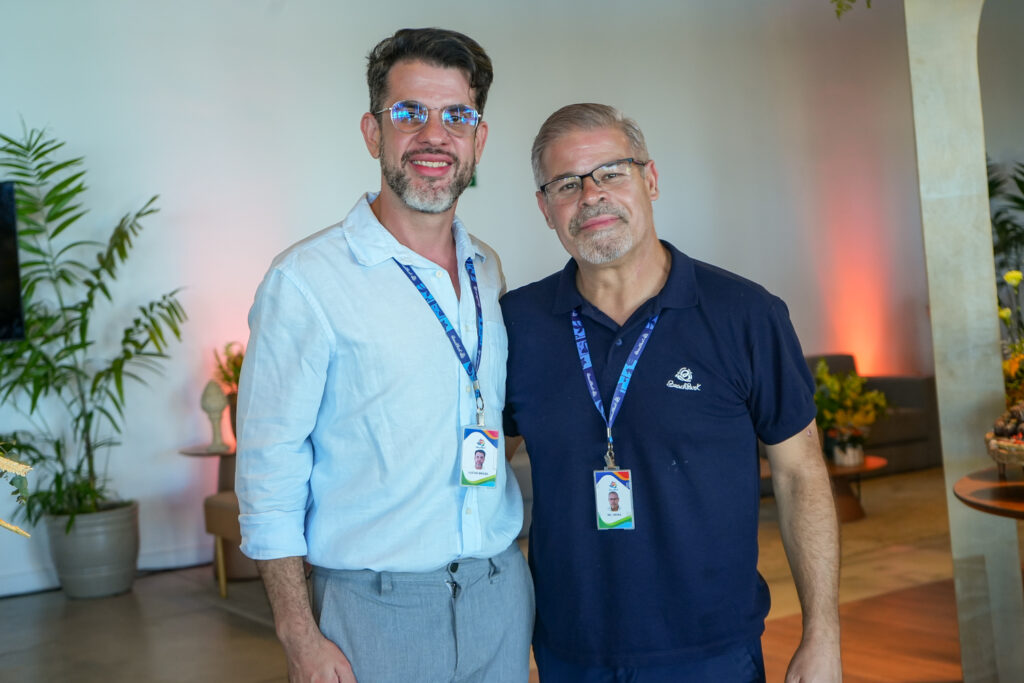 
				Lucas Brasil E Mil Vieira
				