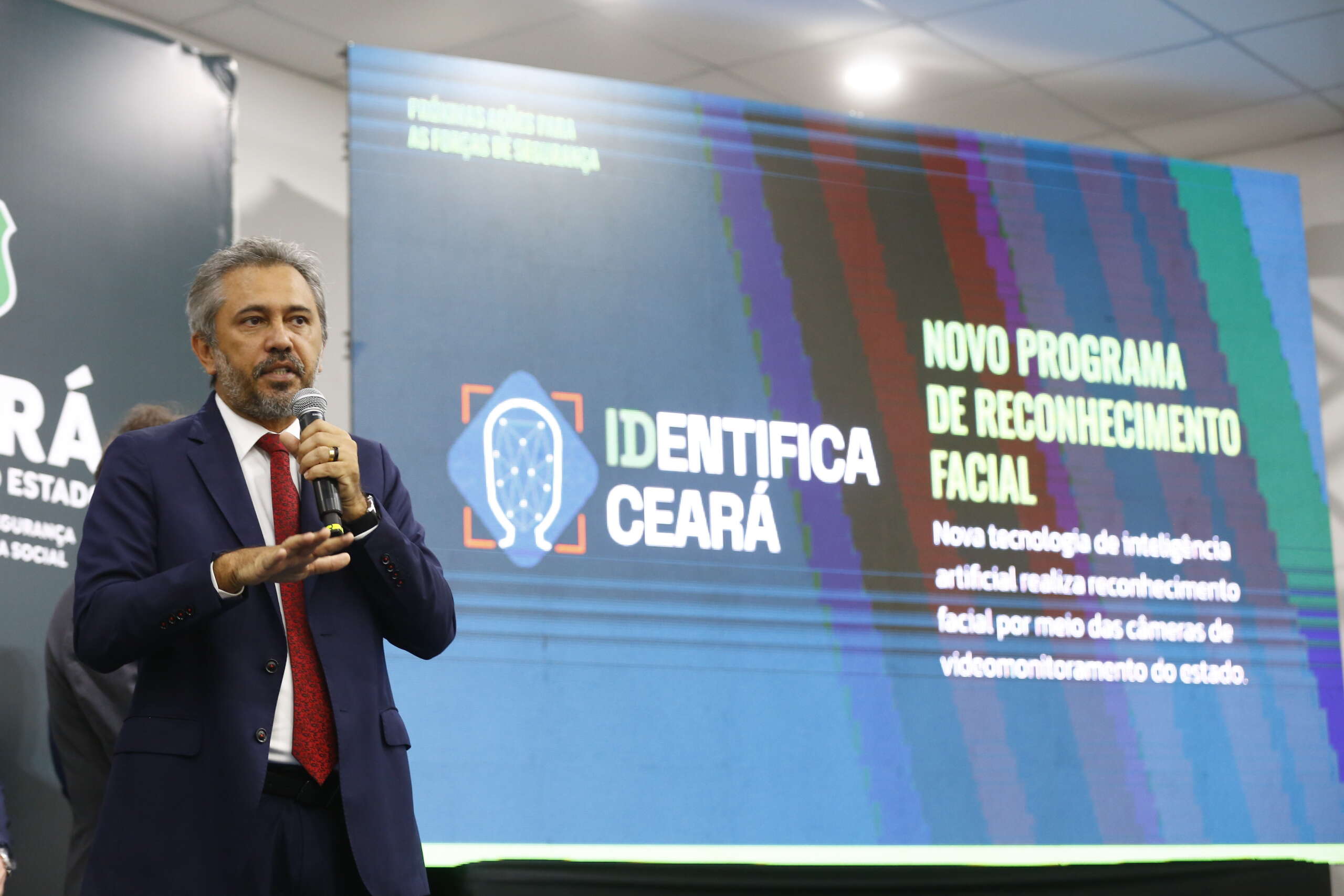 Elmano de Freitas lança programa de reforço à segurança pública com tecnologia e novos agentes