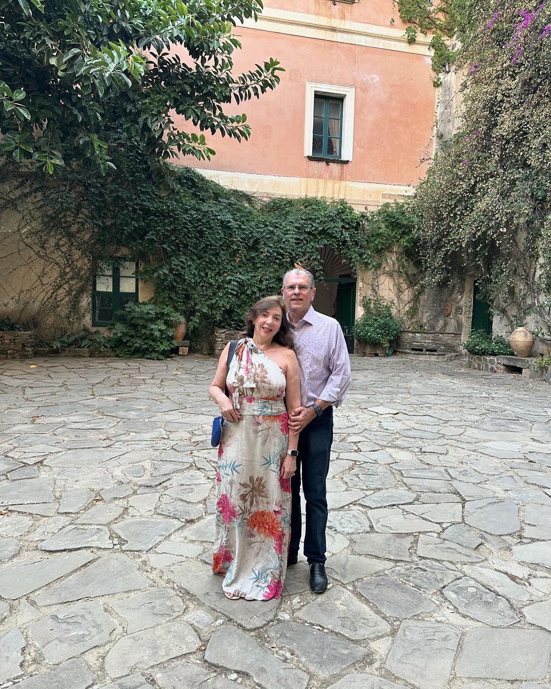 Gina e Randal Pompeu vivem la dolce vita na Itália e celebram 37 anos de união Gina e Randal Pompeu vivem la dolce vita na Itália e celebram 37 anos de união