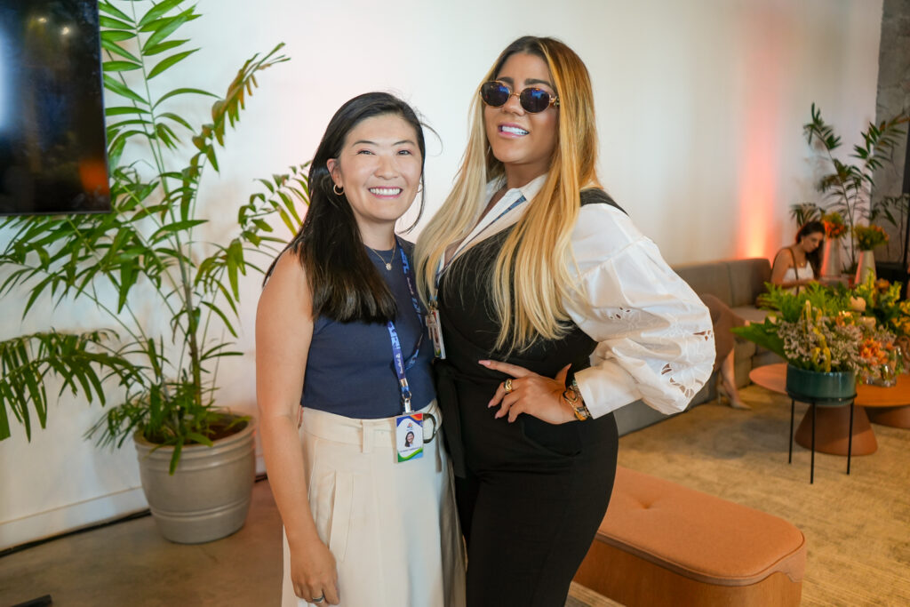 
				Tatiana Camigauchi E Yve Oliveira 
				