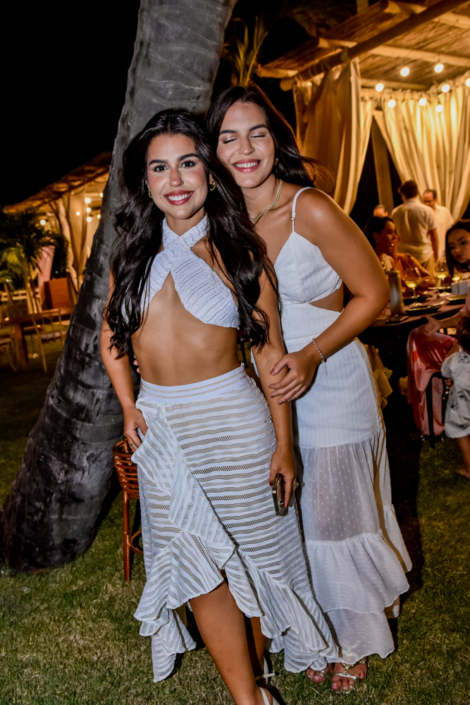 Vitória E Luana Marques