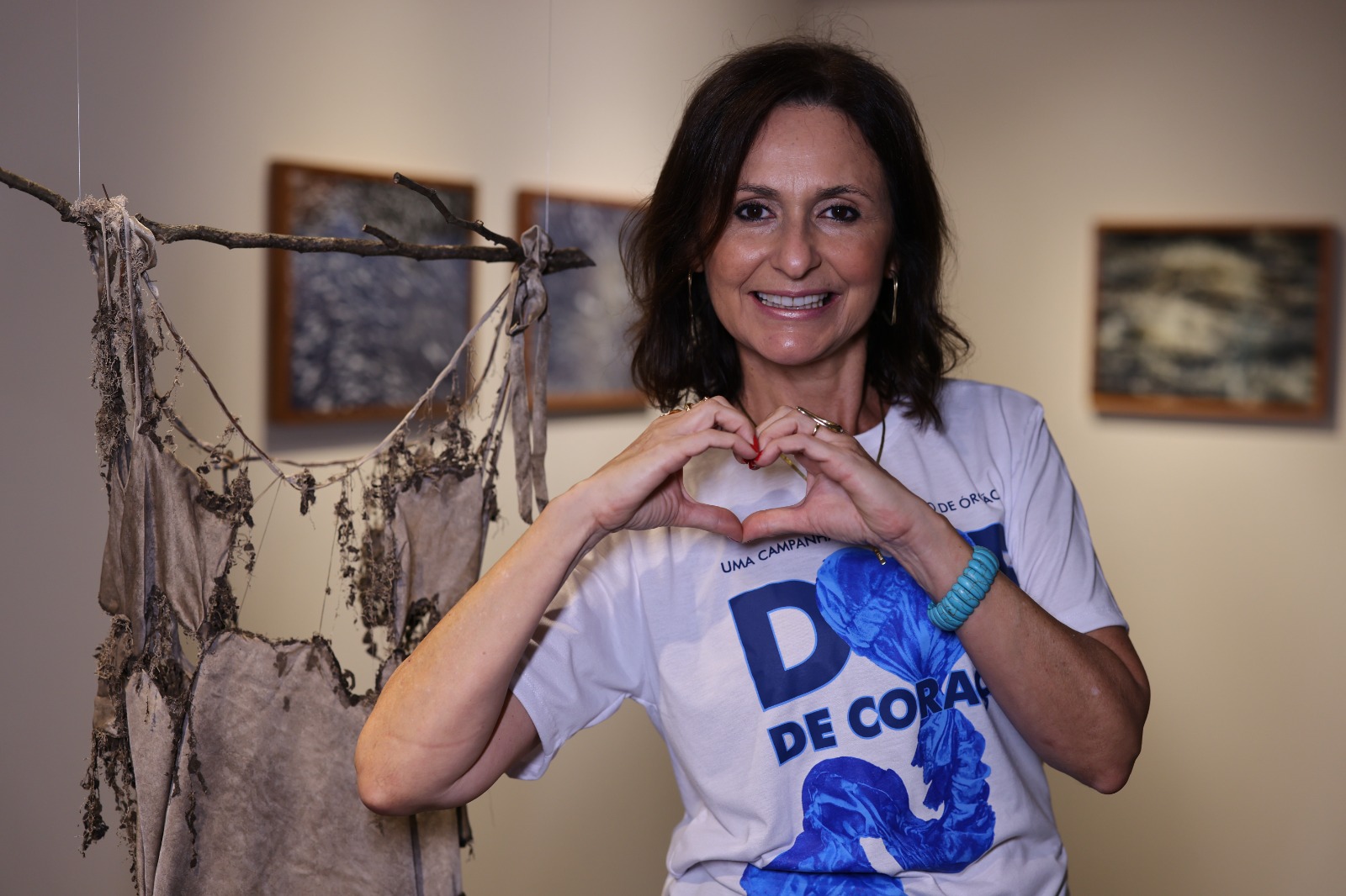 Ana Cristina Mendes assina arte da campanha Doe de Coração 2024 Ana Cristina Mendes assina arte da campanha Doe de Coração 2024