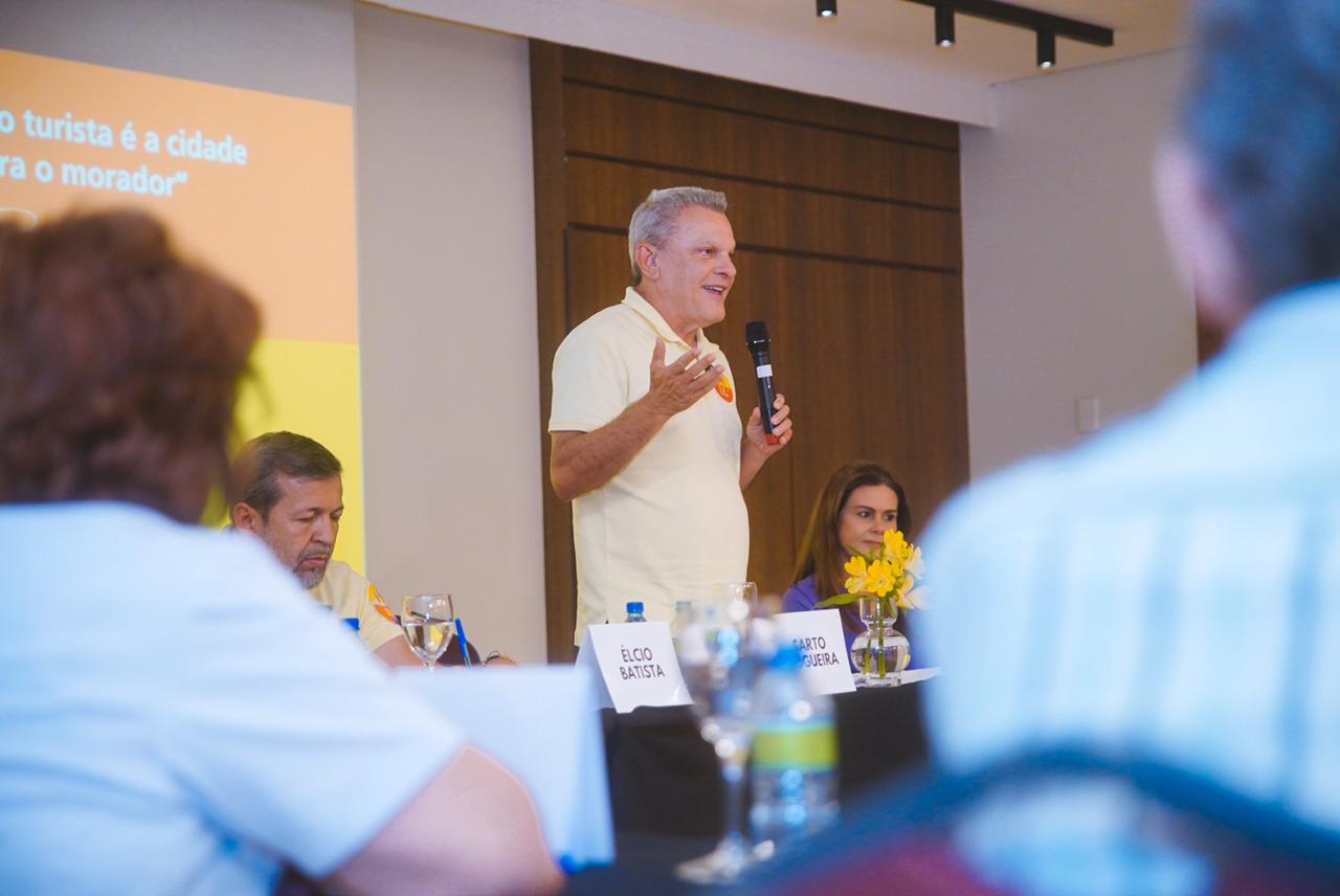 Sarto se reúne com trade turístico e reafirma compromisso de unificar a orla de Fortaleza Sarto se reúne com trade turístico e reafirma compromisso de unificar a orla de Fortaleza